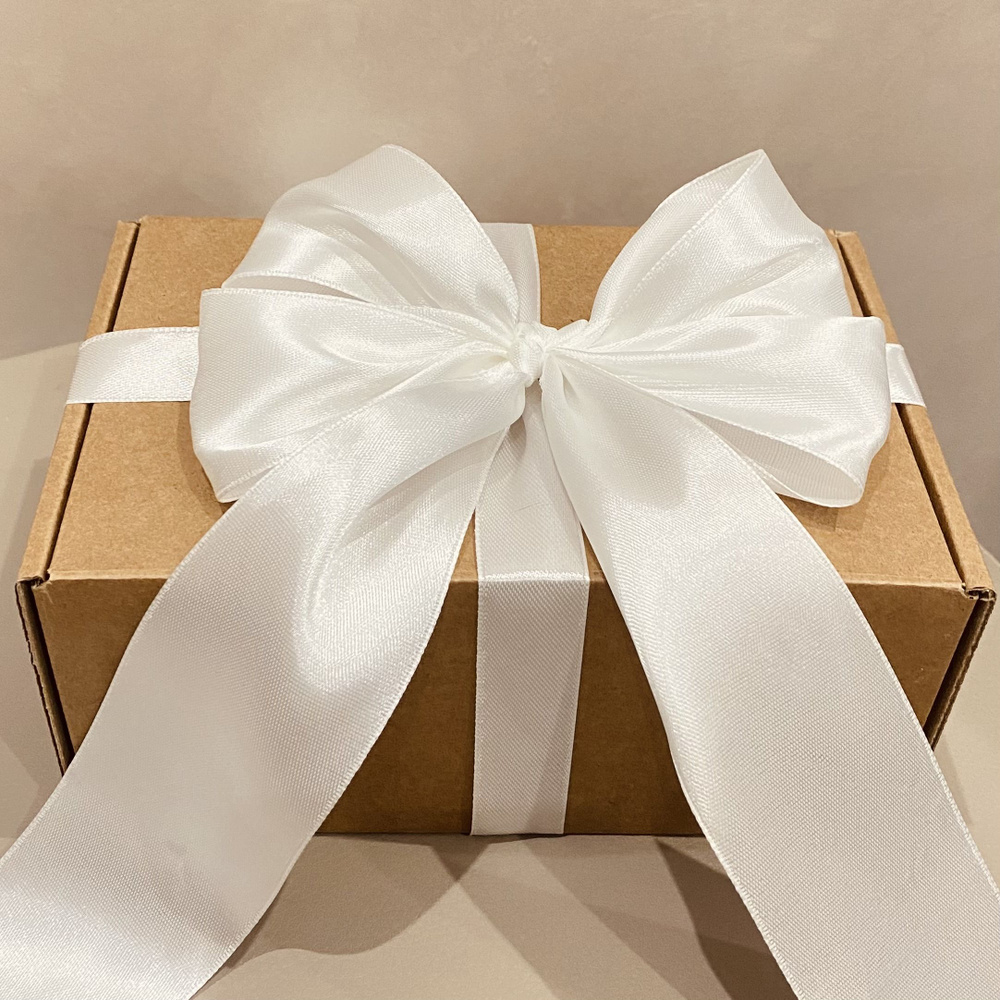 Подарочная коробка с наполнителем и атласной лентой Крафтовая коробка / Упаковка для подарка Белый  #1