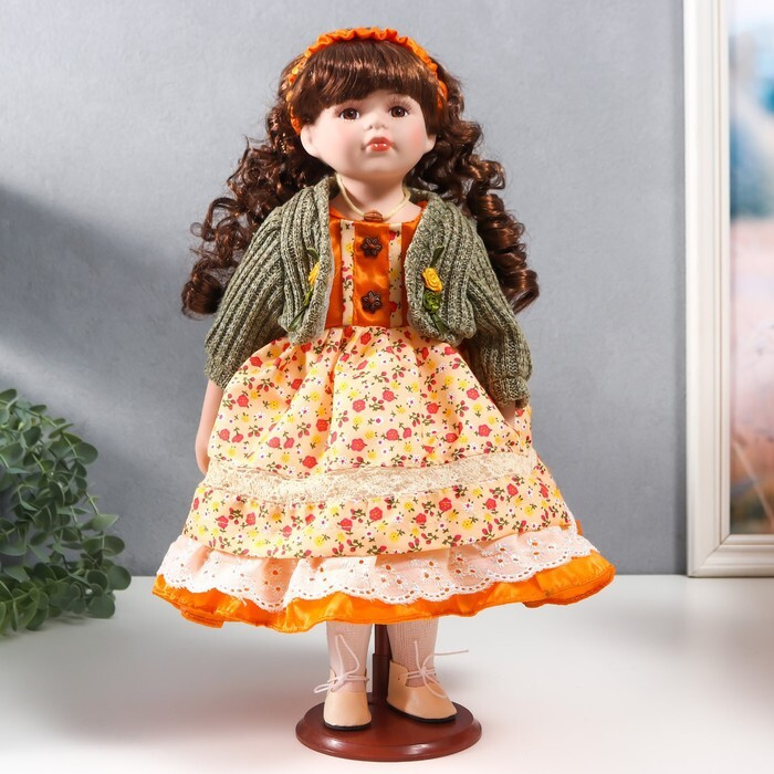 Кукла коллекционная керамика "Вера в платье с мелкими цветами и зелёном джемпере" 40 см  #1