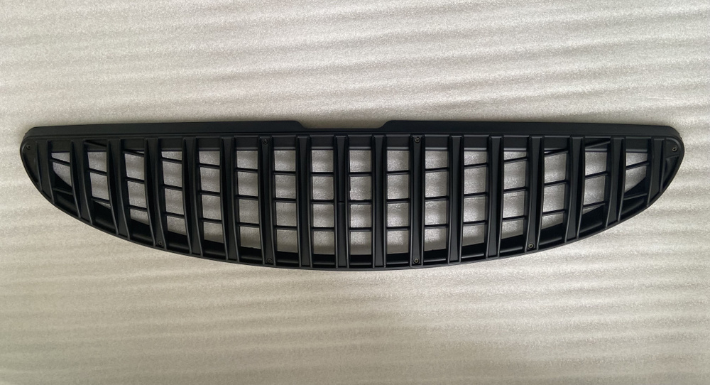 Решетка радиатора на Hyundai Accent в стиле AMG (черный мат) #1