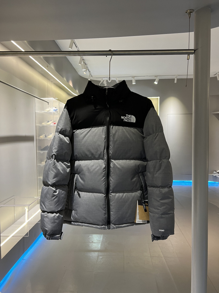 Пуховик The North Face M 1996 Retro Nuptse Jacket #1