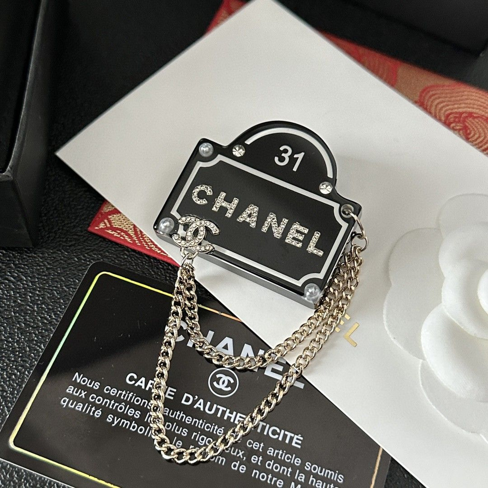 Chanel Брошь #1