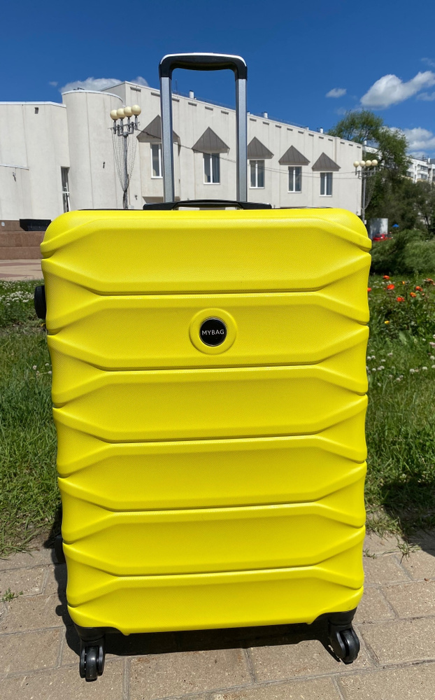 Чемодан большой жёлтый из полипропилена чемодан размер L  #1