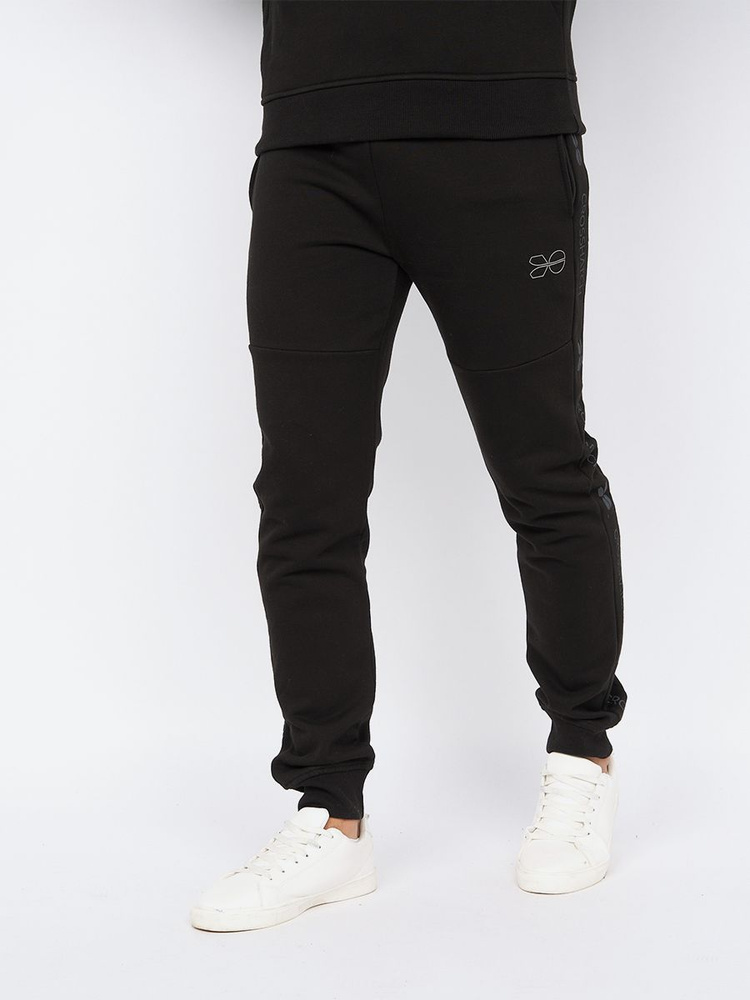 Часы на цепочке на брюках. Часы на штанах. Модные мужские ремни. Карманные часы на цепочке. A cold wall штаны.