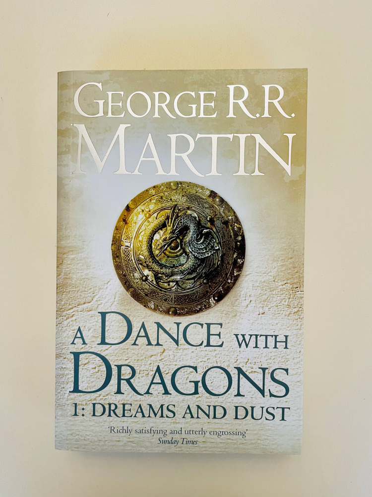 Книга A Dance With Dragons 1: Dreams & Dust / A Song of Ice and Fire / A Dance with Dragons 1: dreams #1