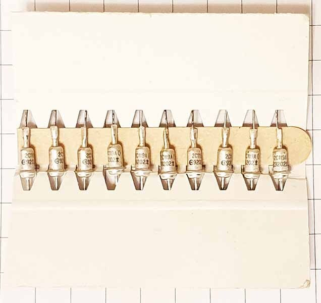 Стабилитрон 2С119А, 10 штук / Аналоги: КС119А / Напряжение стабилизации ...