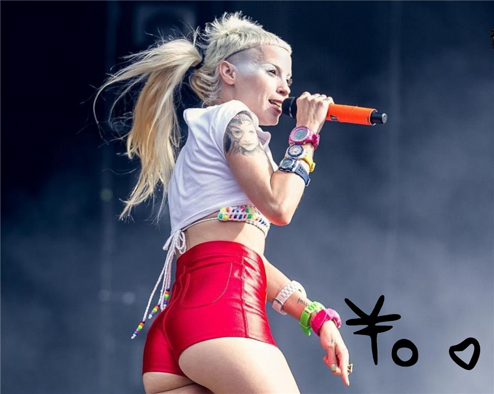 Автограф Йоланди Фиссер Дай Антвурд - Автограф Yolandi Visser Die Antwoord  - Фото с автографом, Подписанная фотография, Автограф знаменитости,  Подарок, Автограмма, Размер 20х25 см - купить с доставкой по выгодным ценам  в