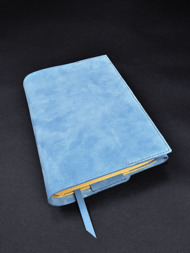 Обложка для книг и ежедневников мягкая натуральная кожа голубой велюр. Товар уцененный  #1