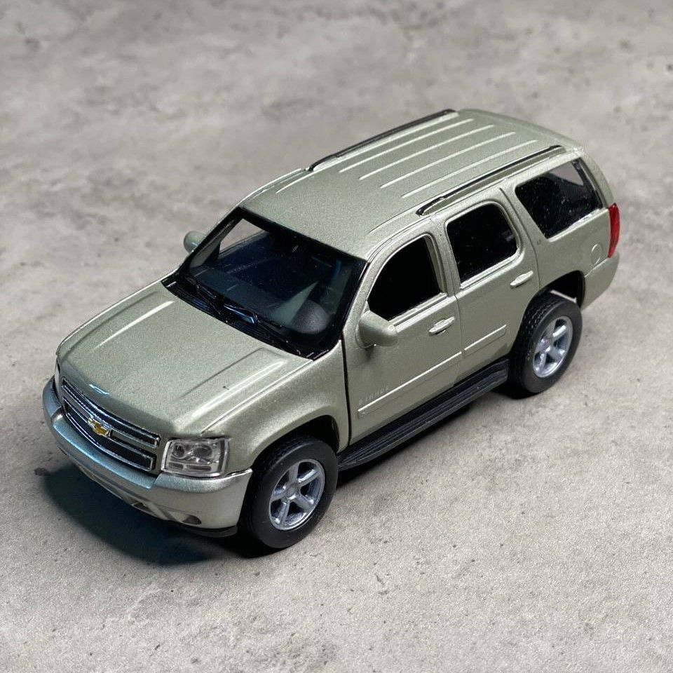 Металлическая машинка Welly CHEVROLET TAHOE 2008 Шевроле Тахо, инерционная, цвет Золотистый  #1