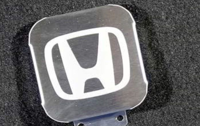 Заглушка на фаркоп под квадрат 50x50 с логотипом Honda, (нерж.сталь) TCUZHOND1  #1