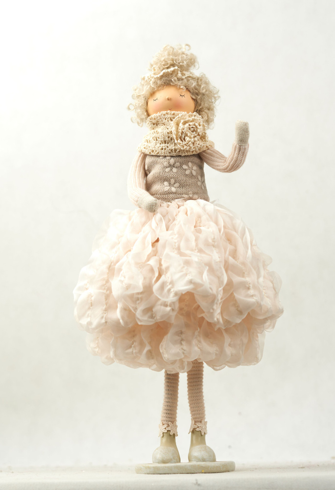 Фигурка декоративная Девушка в платье #1
