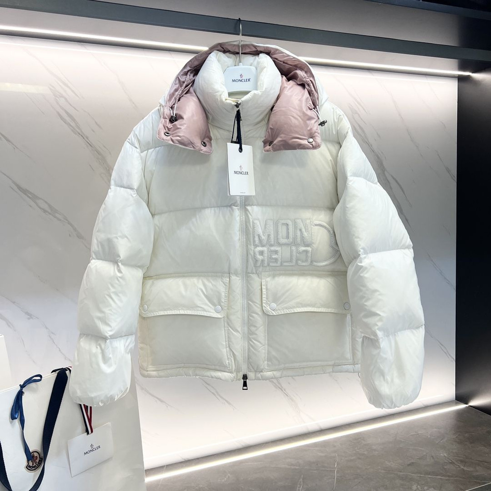 Пуховик MONCLER Boutique. Итальянская мода (журнал) - купить с ...
