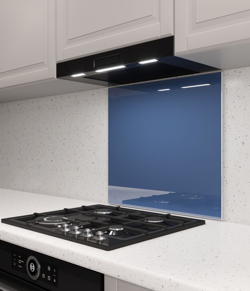 Защитный экран из закаленного стекла стемалит на кухонный фартук в зону мойки и плиты; 700х600х4 мм, #1