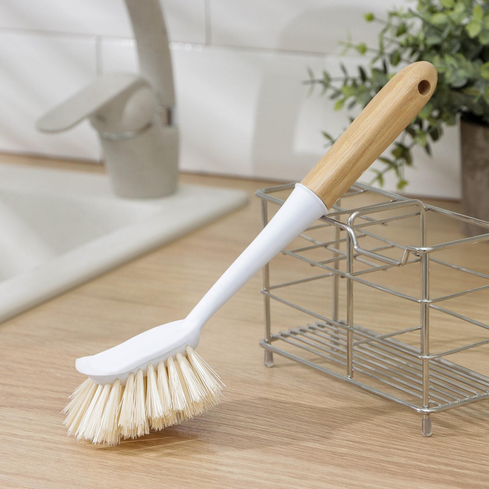 Щётка для мытья посуды и чистки кухонной утвари с бамбуковой ручкой Доляна, цвет бежевый, размер 7х6,5х28 #1