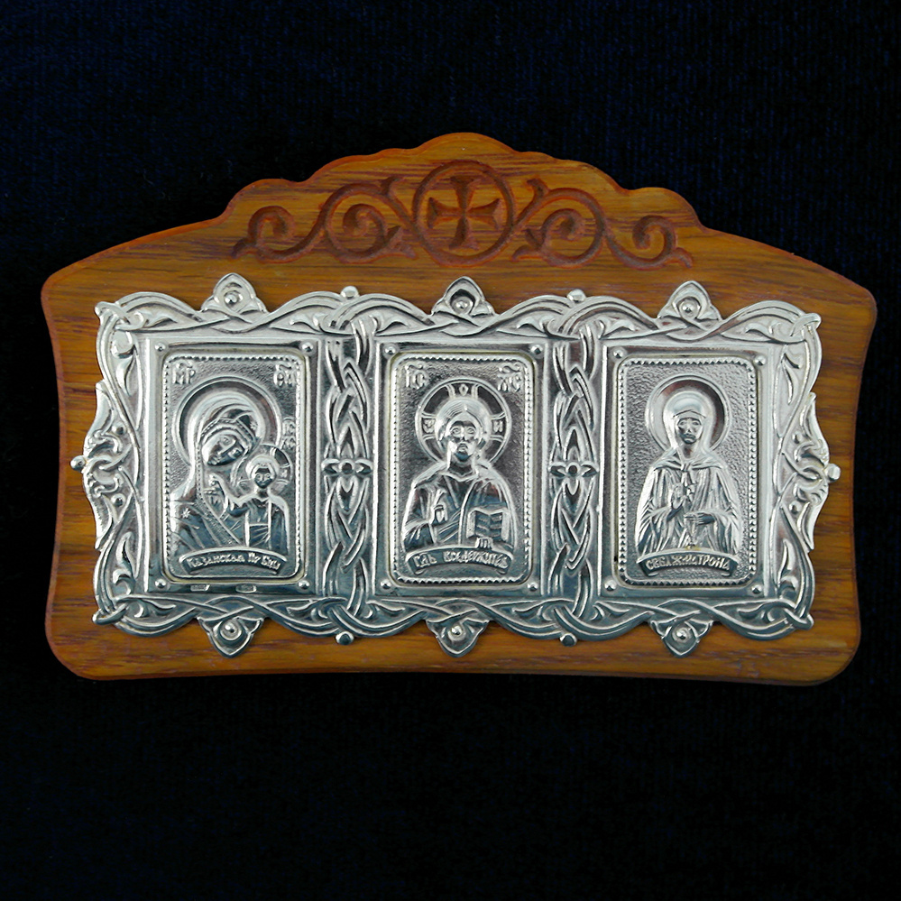 Автомобильная икона из дерева с серебряным триптихом № 7-102-1-Д, цвет коричневый, образ Казанской Божией #1