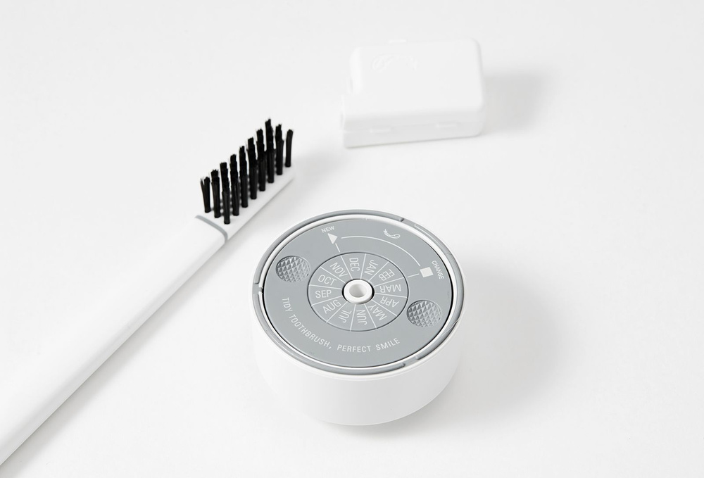PIUMA Зубная щетка+подставка-календарь MEDIUM TOOTHBRUSH & BASE WITH CALENDAR PURE WHITE  #1