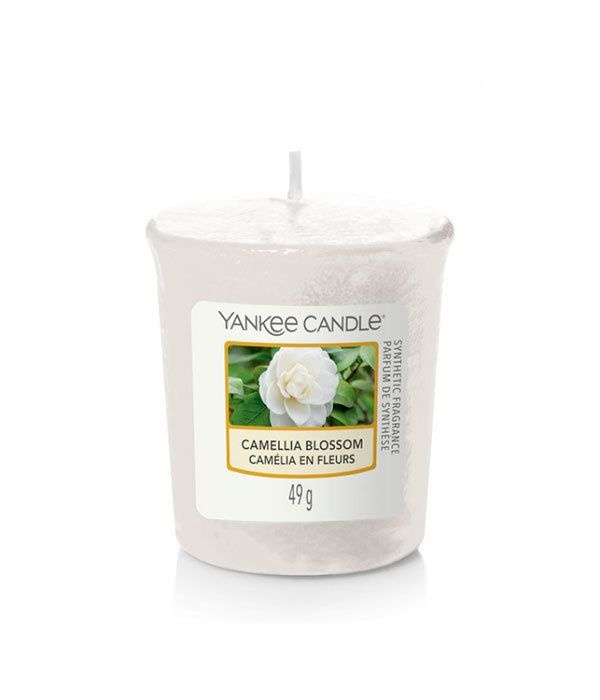 Yankee Candle Свеча ароматическая "Цветущая камелия", 6 см х 6 см, 1 шт  #1