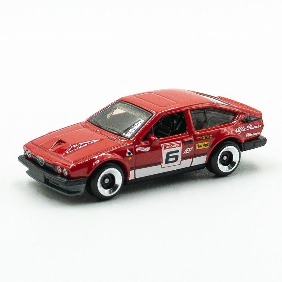 Машинка Hot Wheels Alfa Romeo GTV6 3.0 Коллекционная #1