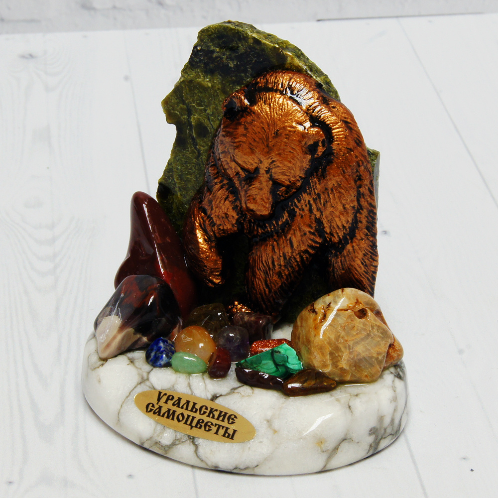 Медведь на подставке из мрамора с коллекционными минералами  #1