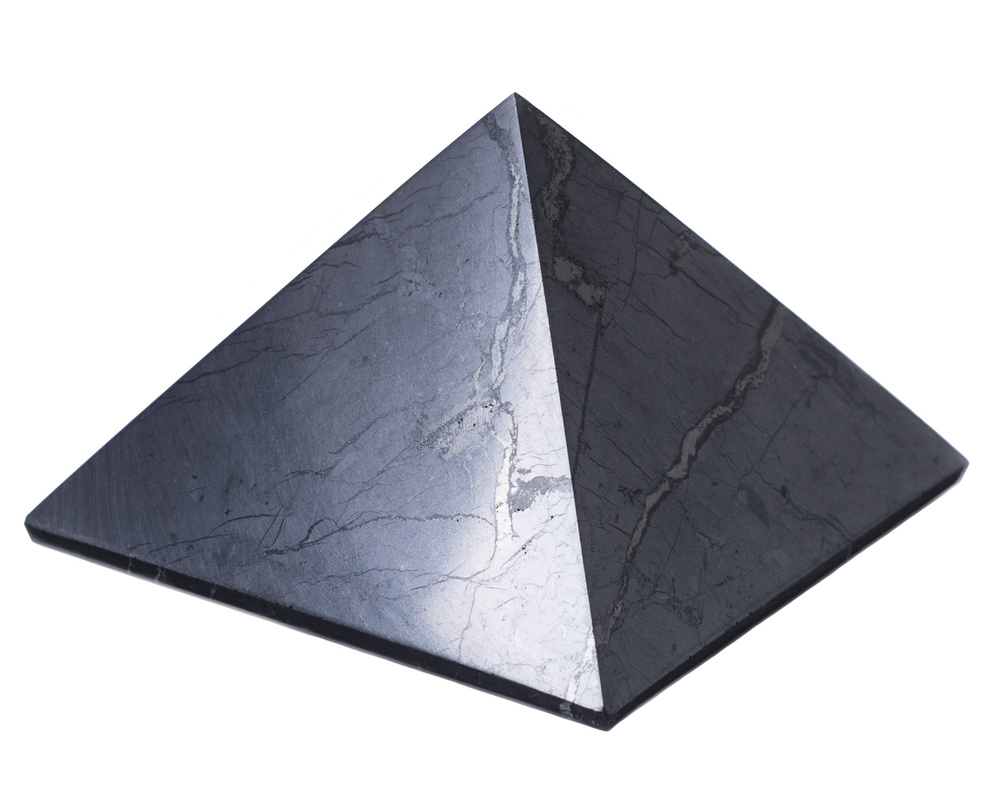 Пирамида из цельного камня Шунгит 3 см полированная #1