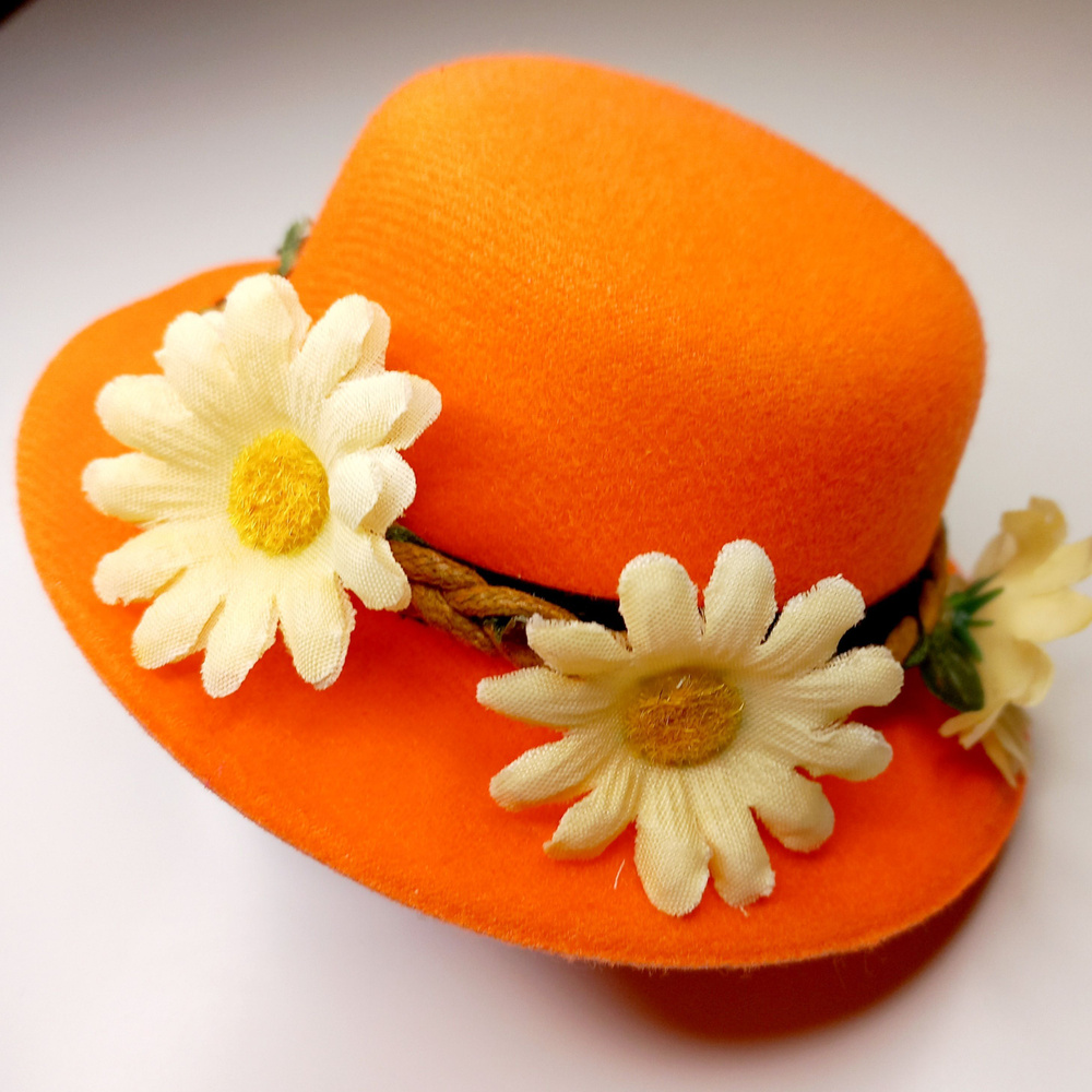 Шляпка-заколка оранжевая и светло-желтые ромашки #1