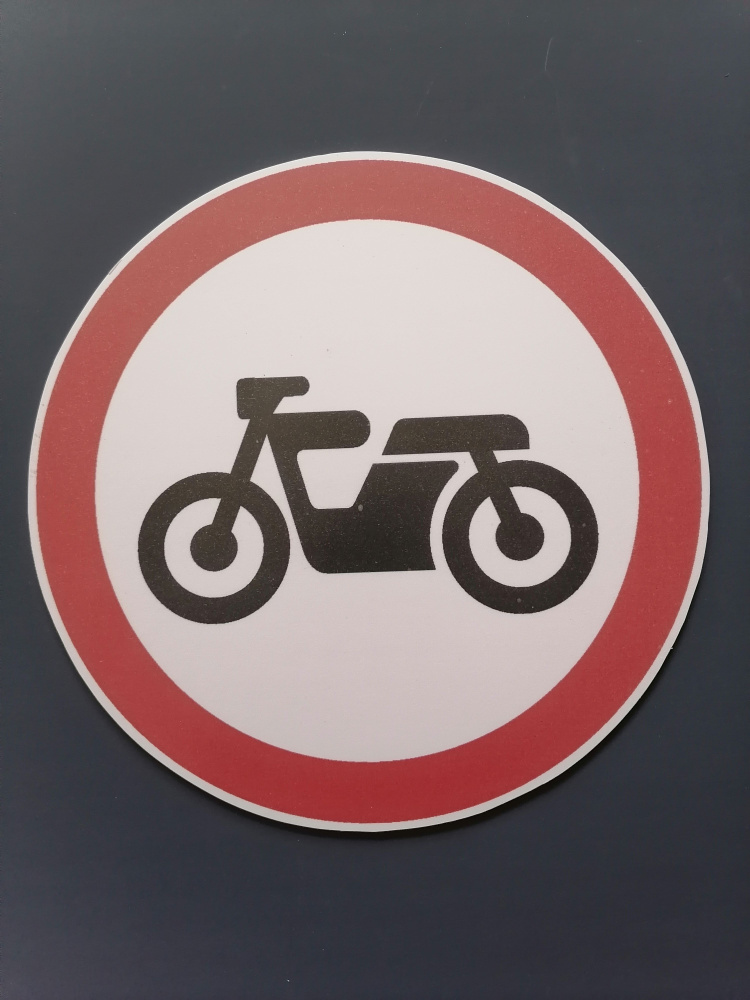 Знак 3.5 "Движение мотоциклов запрещено" / Запрещающий знак / Табличка  #1