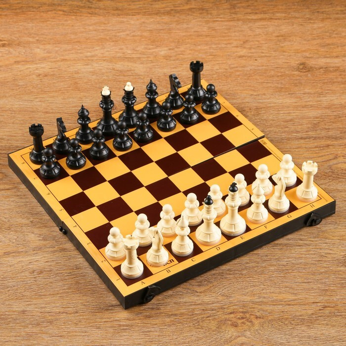 Шахматы "Топ" (доска пластик 30х30 см, фигуры пластик, король h равно 7,5 см)  #1