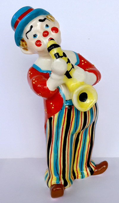 Клоун с трубой красный фрак фарфор #1