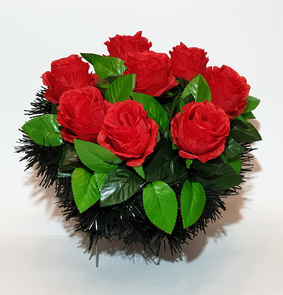 Корзина ритуальная из искуcственных цветов "Розы Красные" / Цветы искусственные для кладбища / Венок #1