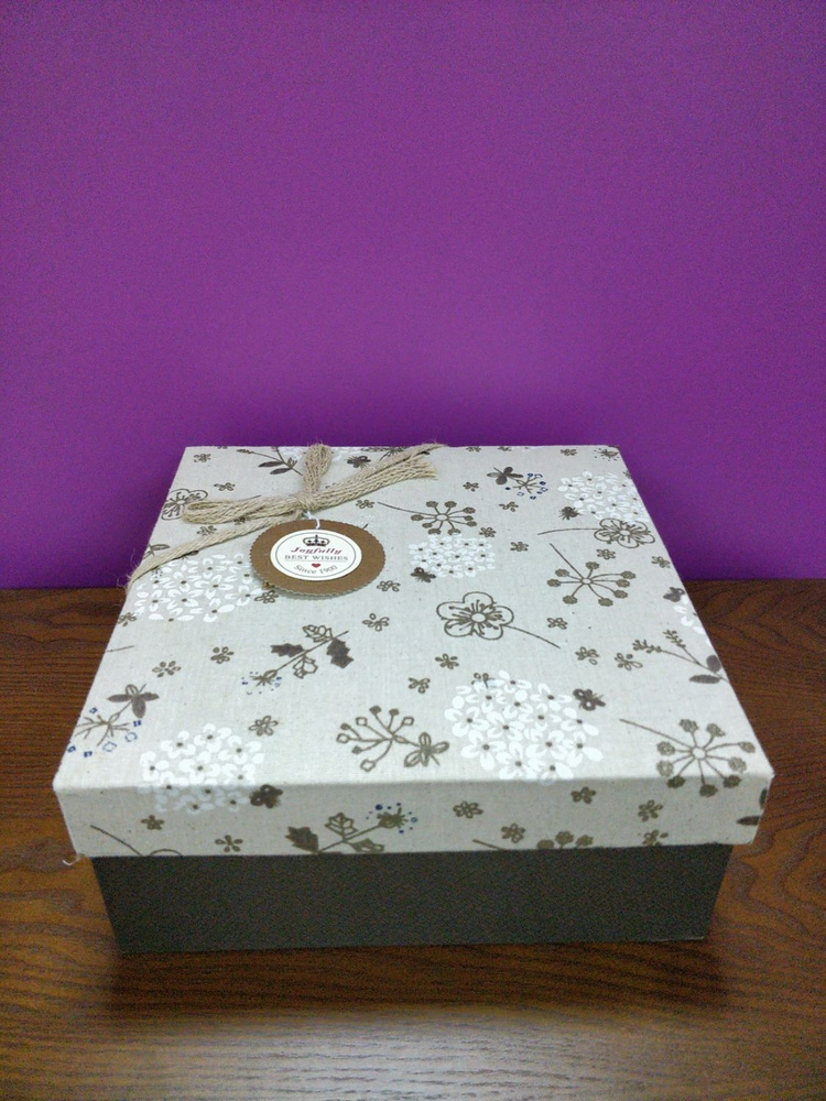 Коробка квадратная с декором "Цветы" 24*24*10 см #1