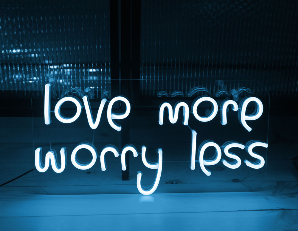 Табличка неоновая love more worry less 60x30 см, бирюзовая #1