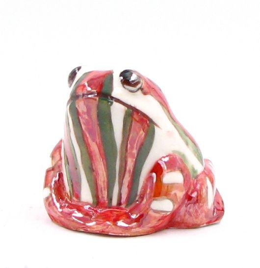 Красная лягушка Древолаз.Фарфоровая фигурка #1