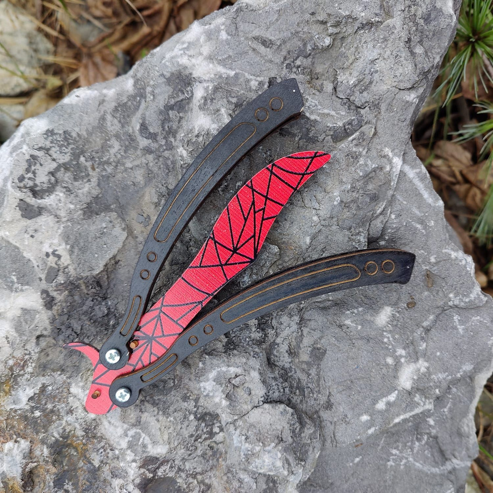 Деревянный Нож Бабочка со скином Кровавая паутина #1