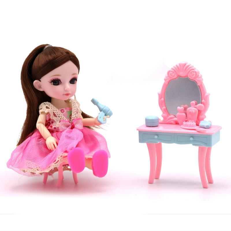 Кукла шарнирная Малышка Лили, игровой набор туалетный столик, 16 см, Funky toys, FT72011  #1
