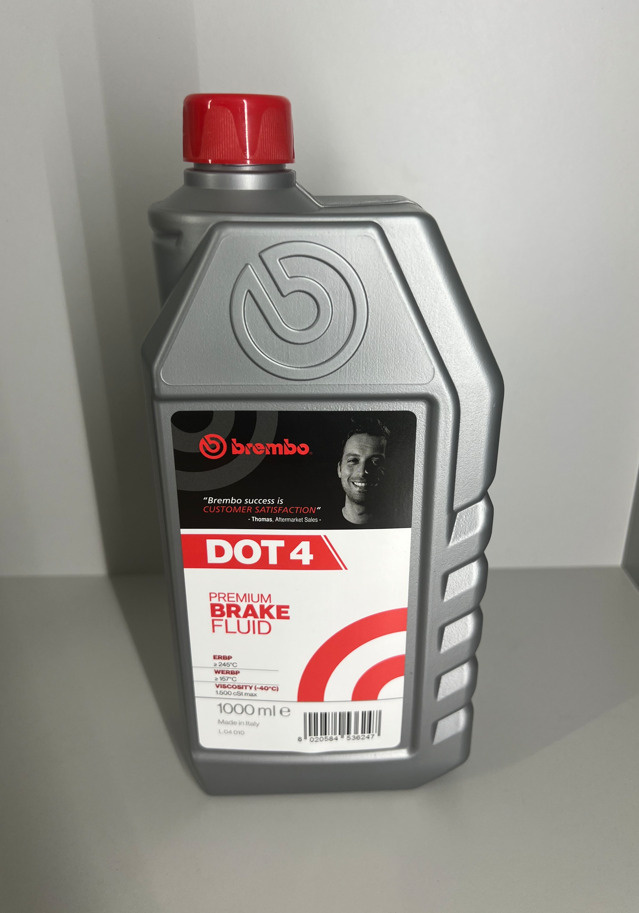 Тормозная жидкость Brembo Premium DOT 4 (L04010) 1 л #1