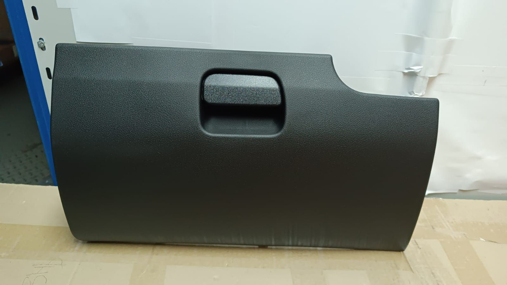 Бардачок Крышка вещевого ящика Lada Niva 4x4 (оригинал) АвтоВаз арт. 8450082836  #1
