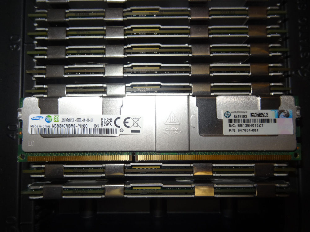 OEM Оперативная память Серверная память DDR3 32GB 1333Mhz ECC REG Samsung 4R x4 PC3L-10600L 1.35v M386B4G70BM0-YH90Q #1