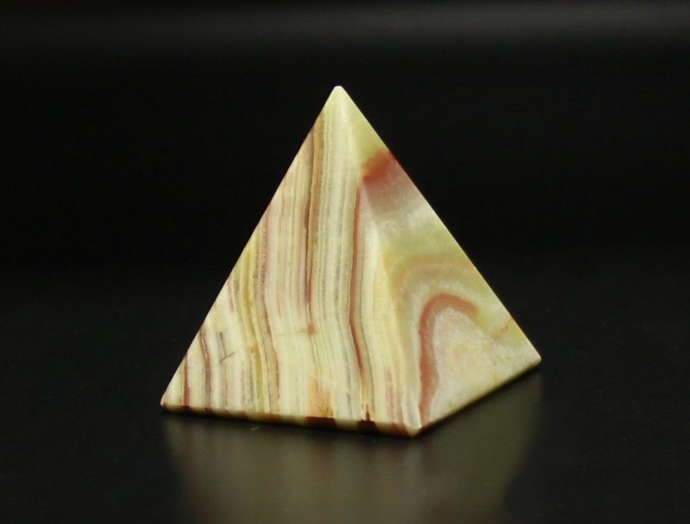 Пирамида ручной работы из натурального камня Оникс 6,5 см.  #1
