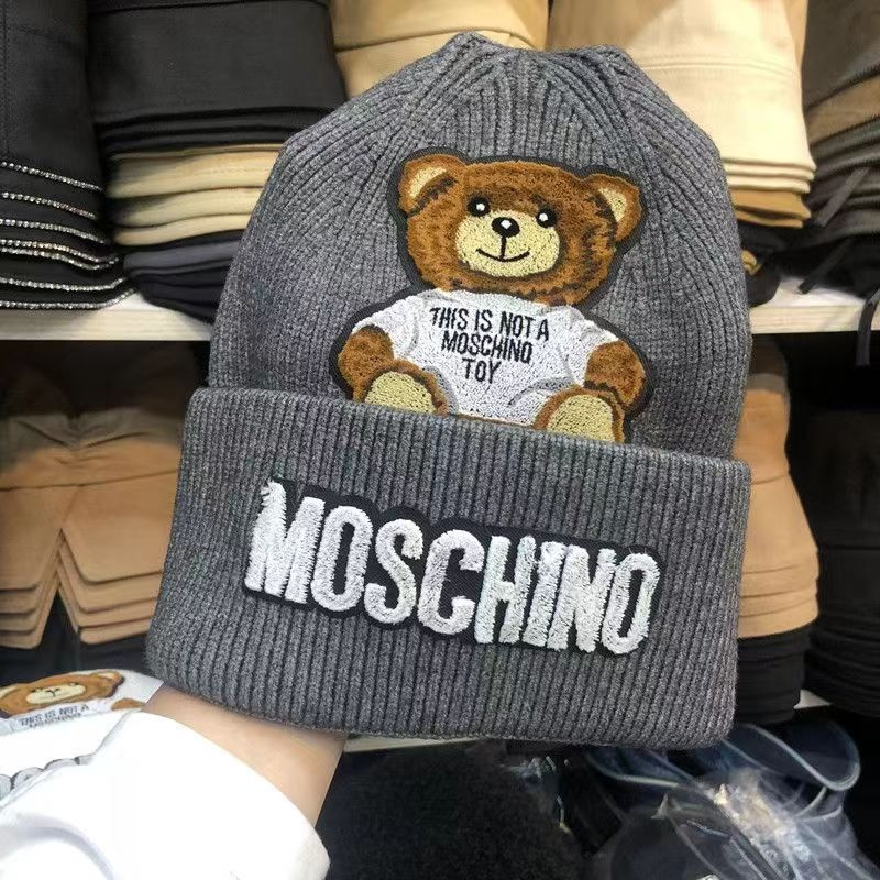 Капор Moschino #1