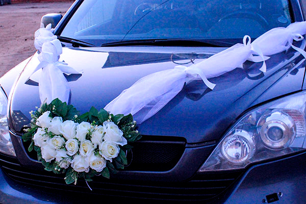 Композиция на капот свадебного автомобиля молодоженов "Свадебная мечта" (белый)  #1