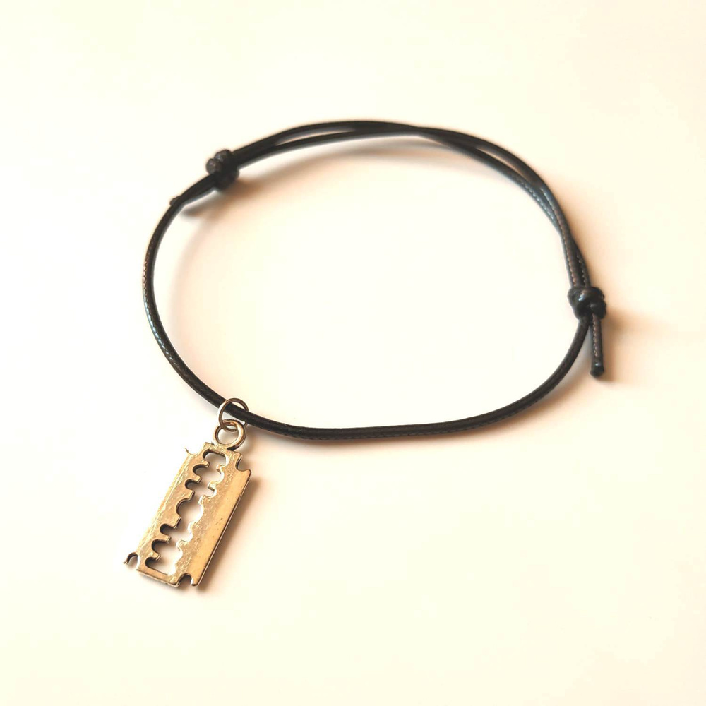 Браслет с подвеской "Лезвие" оберег амулет талисман в подарок хендмейд ...