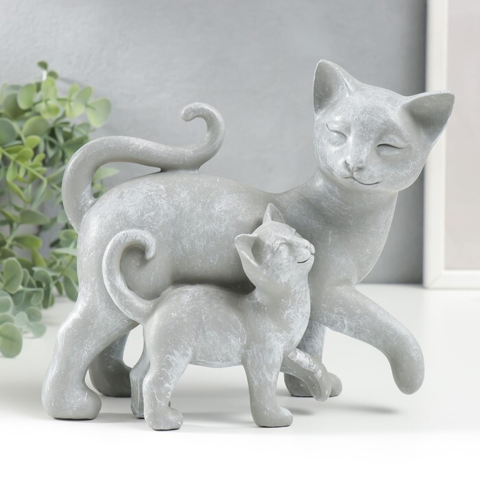 Сувенир полистоун "Кошка с котёнком - прогулка" медальон сердце, серый 17,5х9,5х19 см  #1