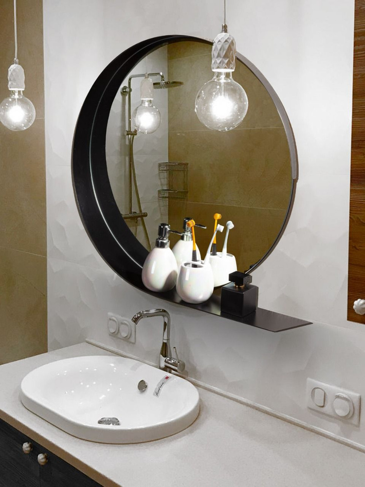 Зеркало с полкой — отличное решение для любой ванной
