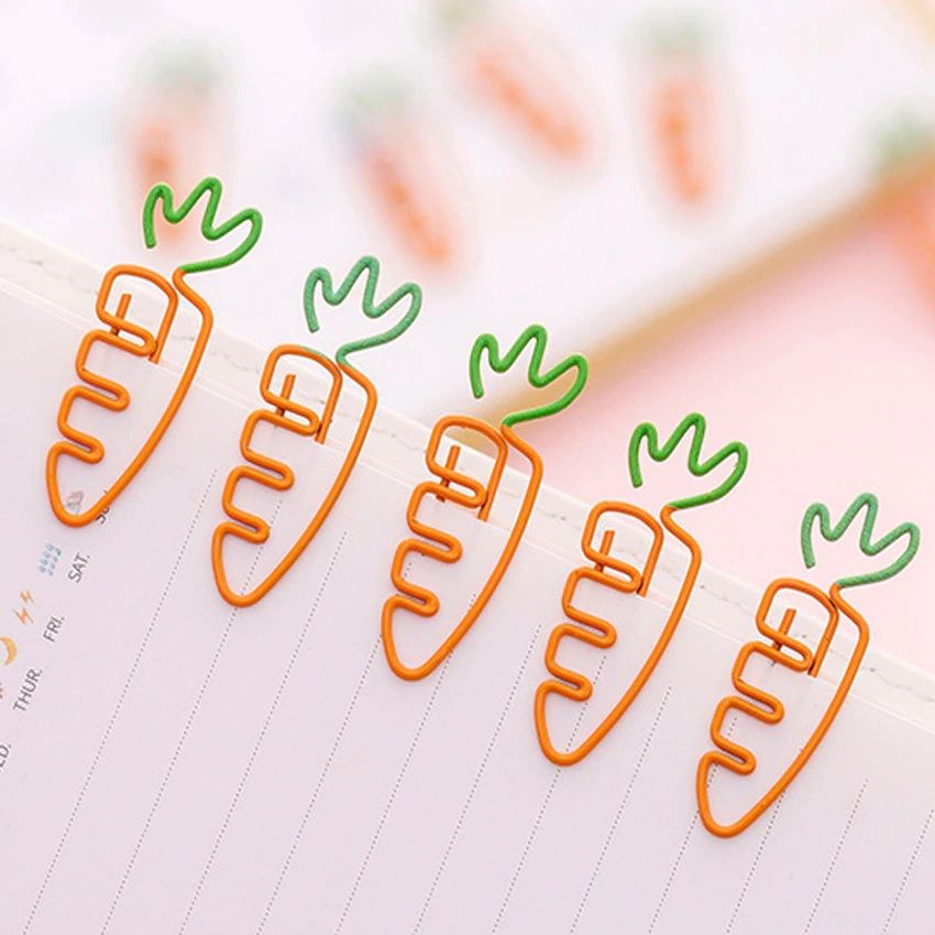 Фигурные цветные скрепки в форме морковки #1