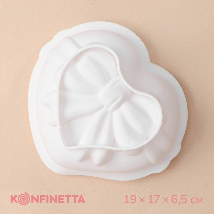 Форма силиконовая для выпечки и муссовых десертов KONFINETTA Сердце с бантом , 19 17 6,5 см, цвет белый #1