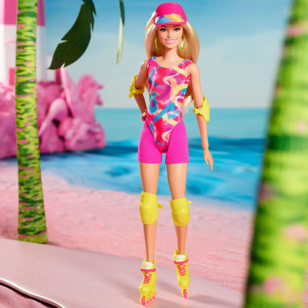 Кукла Барби серия Barbie The Movie в костюме для катания на роликовых коньках  #1