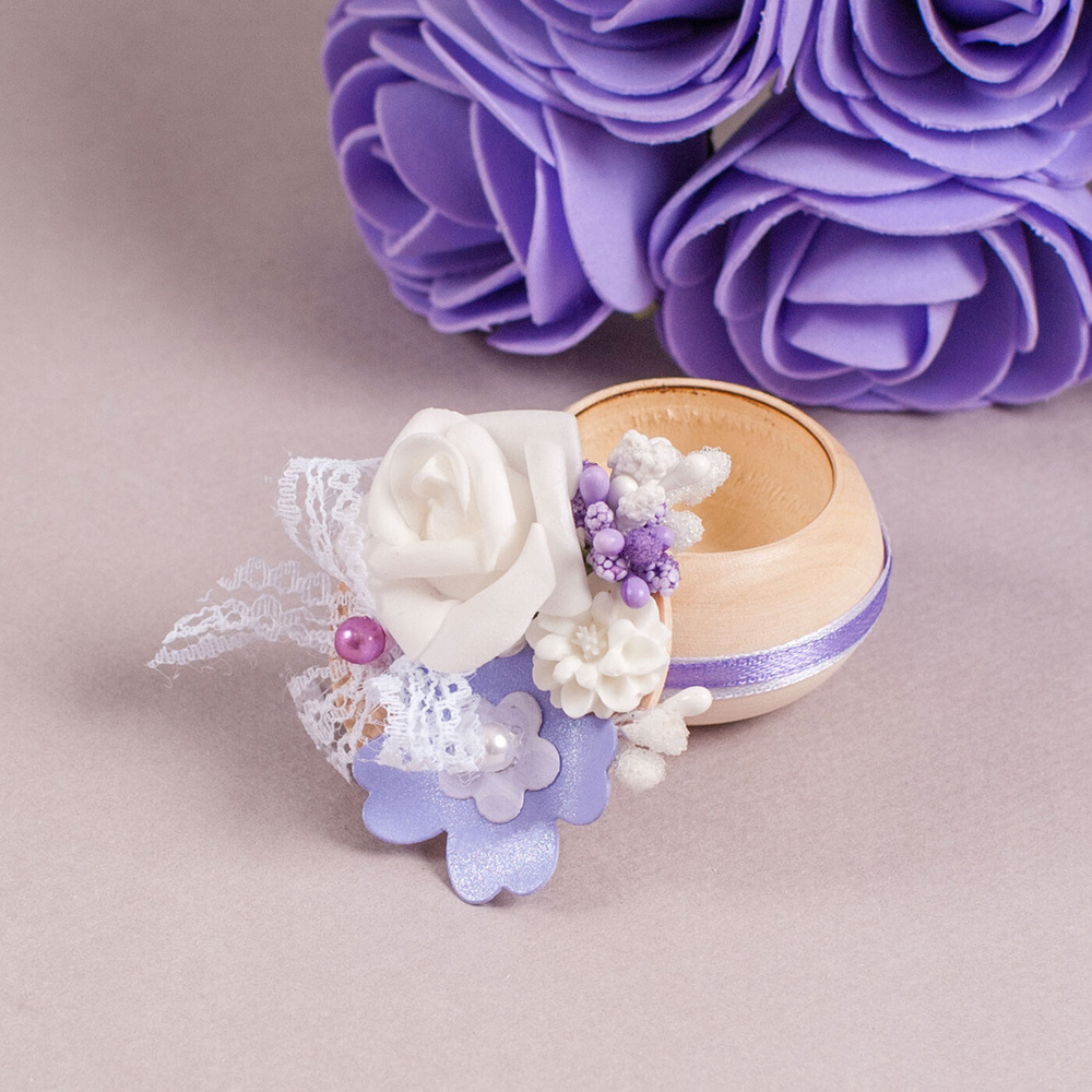 Маленькая свадебная солонка для встречи караваем "Сюита" из дерева с латексными розами, кружевом и атласным #1