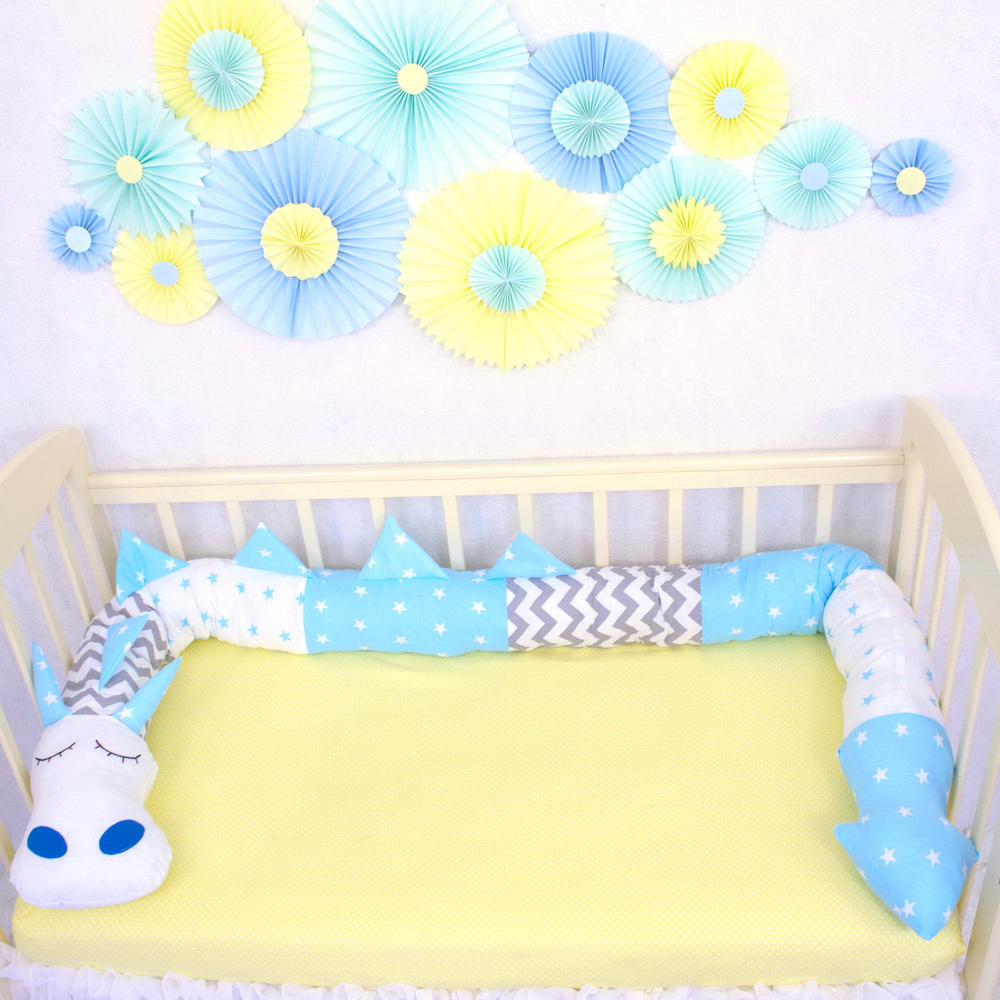 Бортик валик "Дракоша - Гоша" в детскую кроватку для новорожденного мальчика или девочки 220 см. Голубой, #1