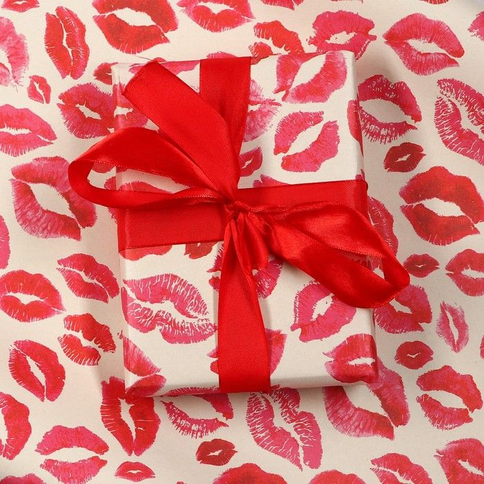 Упаковочная бумага для подарков 2 листа Поцелуй 50х70 см крафтовая с лентой атласной 3 метра  #1