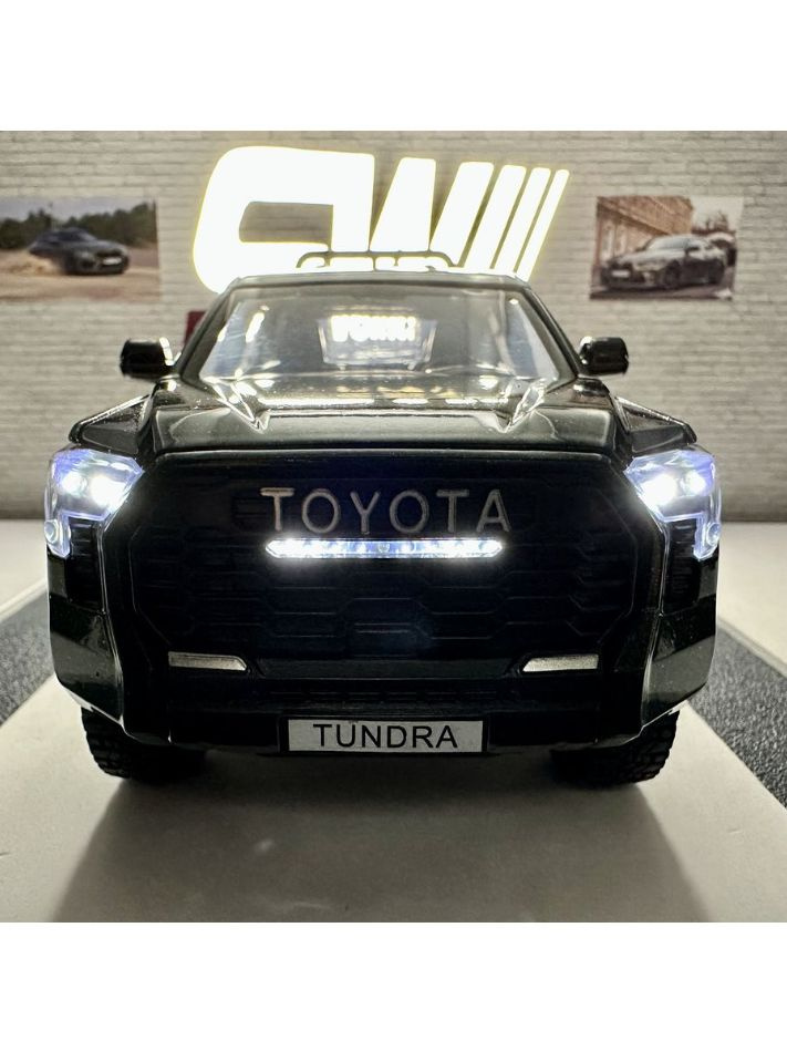 Машинка металлическая пикап Toyota TUNDRA #1