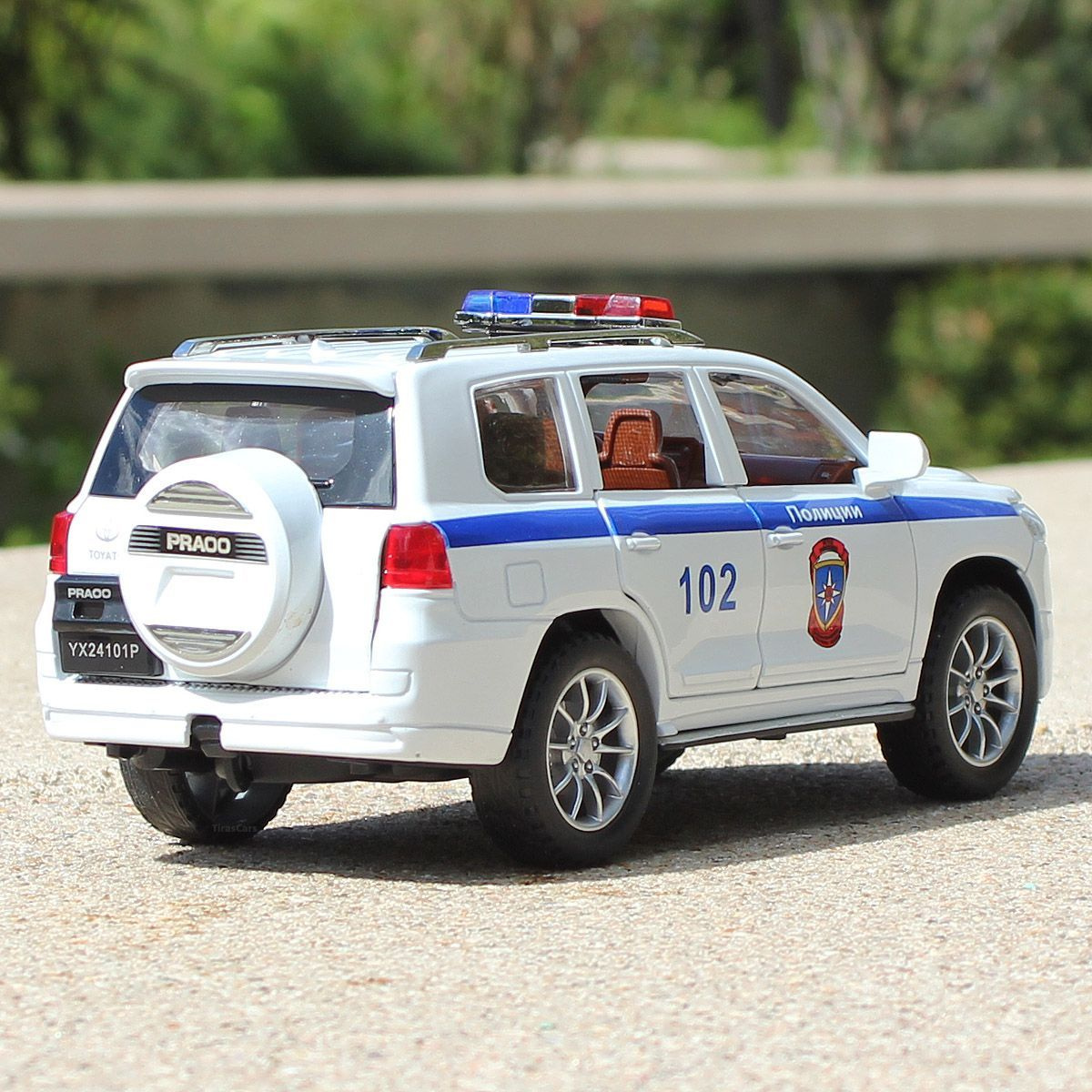 Машинка-игрушка Тойота Ленд круизер сзади Полиция дпс